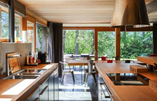 Lens Ski Chalet | Crans Montana under the stars