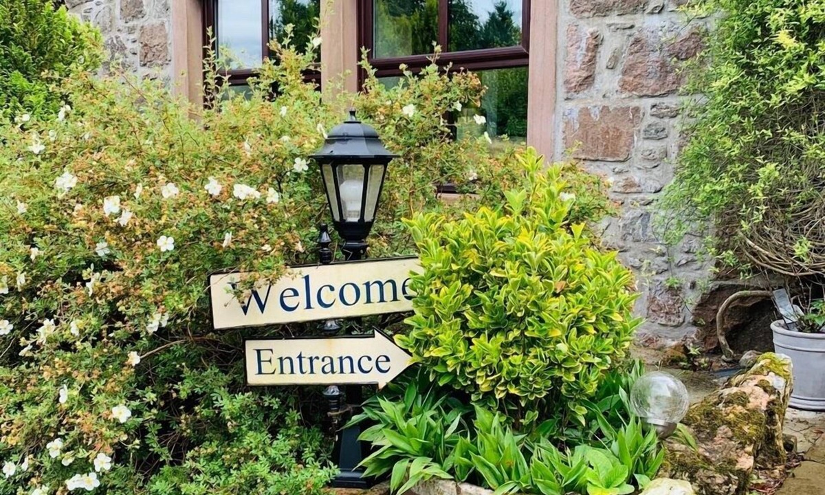 Netherley Bed & Breakfast | Crawfield Grange