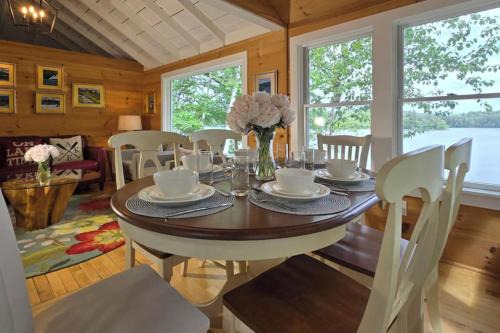 Union House | Crawford Lakeside Escape