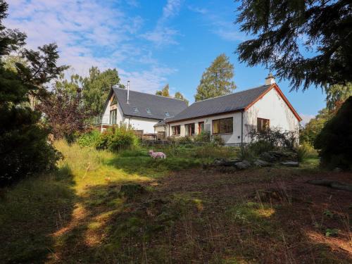 Newtonmore House | Creag Dhubh Cottage
