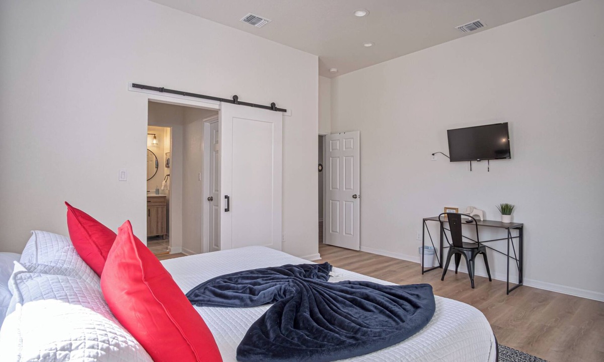 Near East Side House | Create Memories 4BR/3BA Near Riverwalk & Downtown!