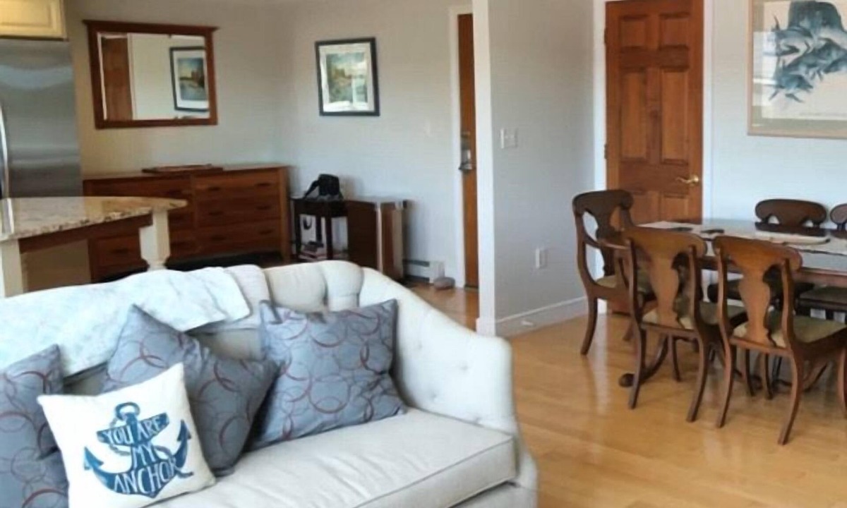 Humarock Apartment | Creating Space Guest Suite Two