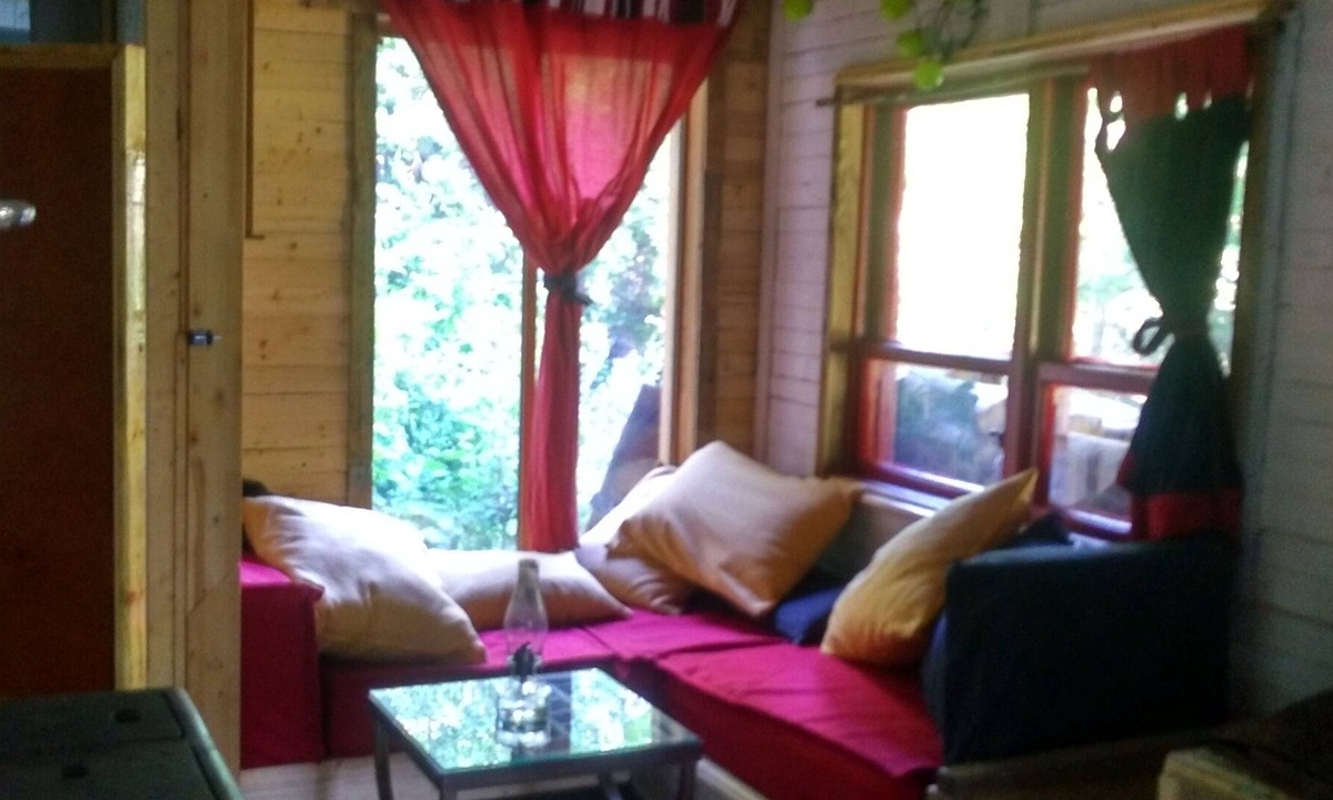 Woburn Ski Chalet | Creek Cottage