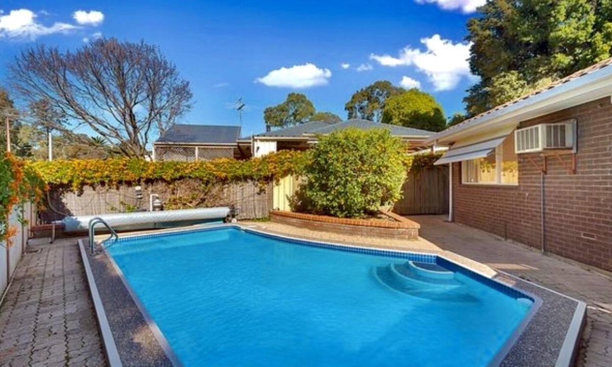 Valley View House | Creek Front House