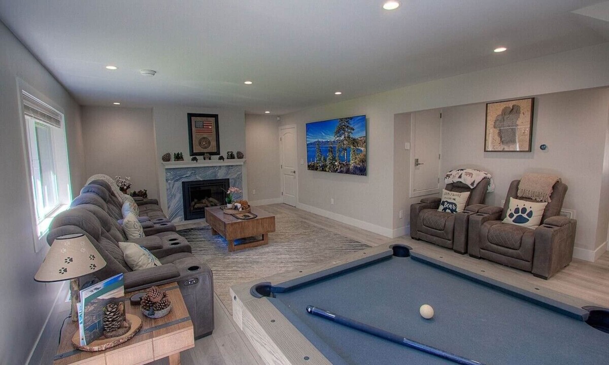 Stateline House | Creek Side Summit - Fully updated Home Retreat