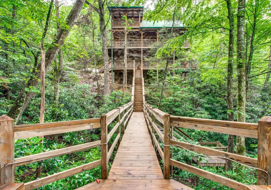 Smoky Mountains House | Creek Song Cabin