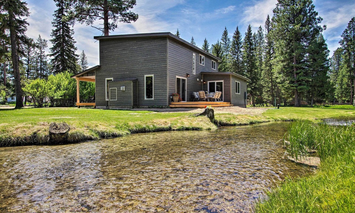 Lincoln House | Creekfront Lincoln Home, Steps from Downtown!