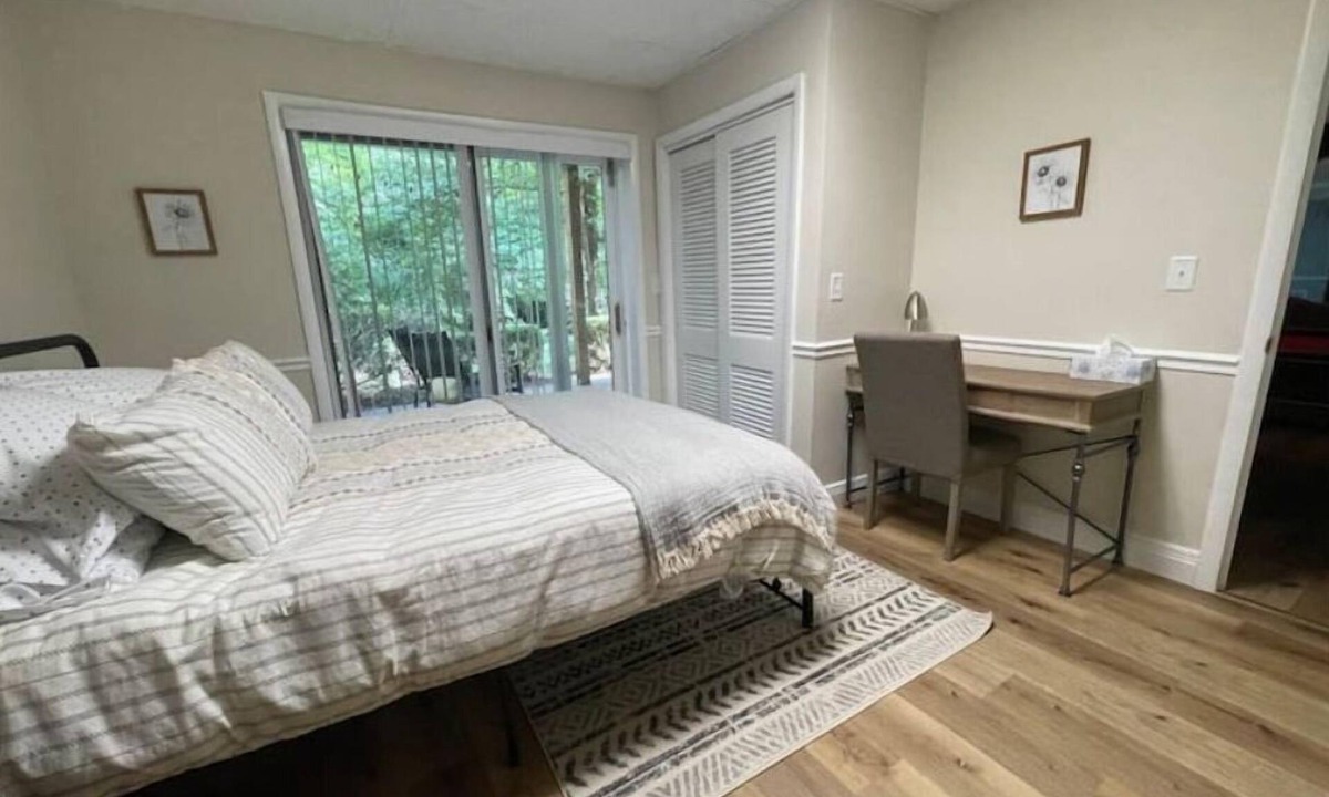 Williamsburg Apartment | Creekside Adventures