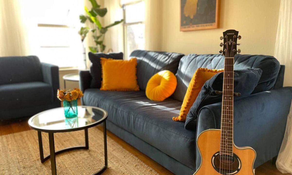 Georgian Acres Apartment | Creekside Artists Flat w Spa Tub & Garden