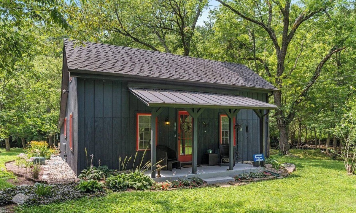 Versailles Cabin | Creekside- Bourbon Trail Oasis