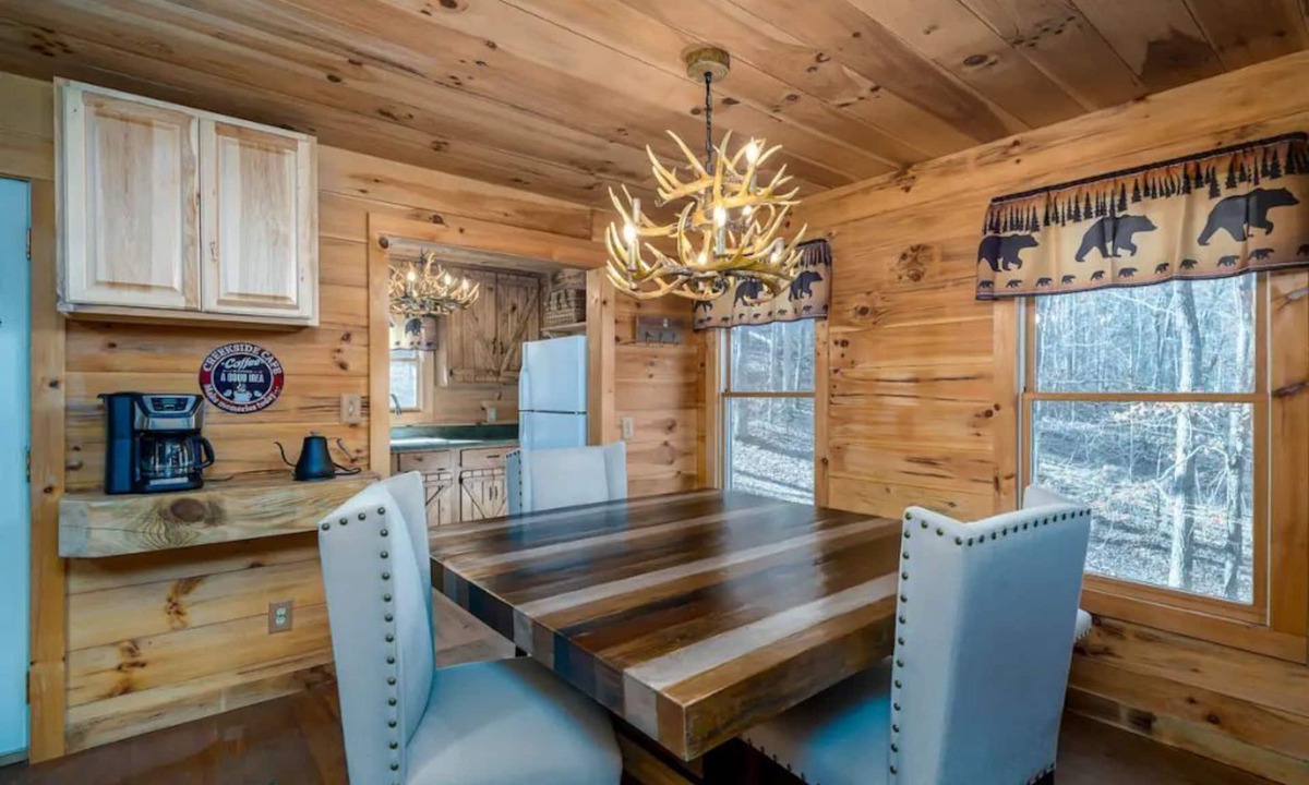 Ranger Cabin | Creekside cabin, hot tub, fire pit, wood pizza oven n grill, dogs, near Ellijay