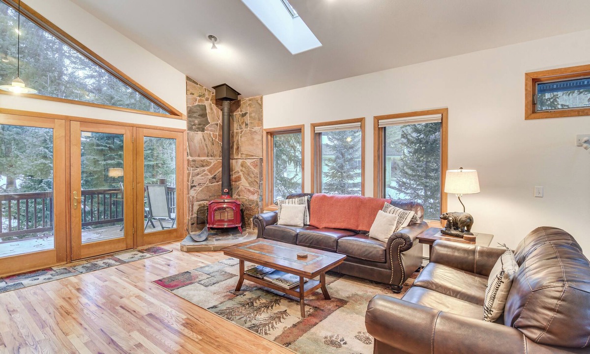 Downieville-Lawson-Dumont Cabin | Creekside Colorado Getaway: Hike, Explore + Unwind