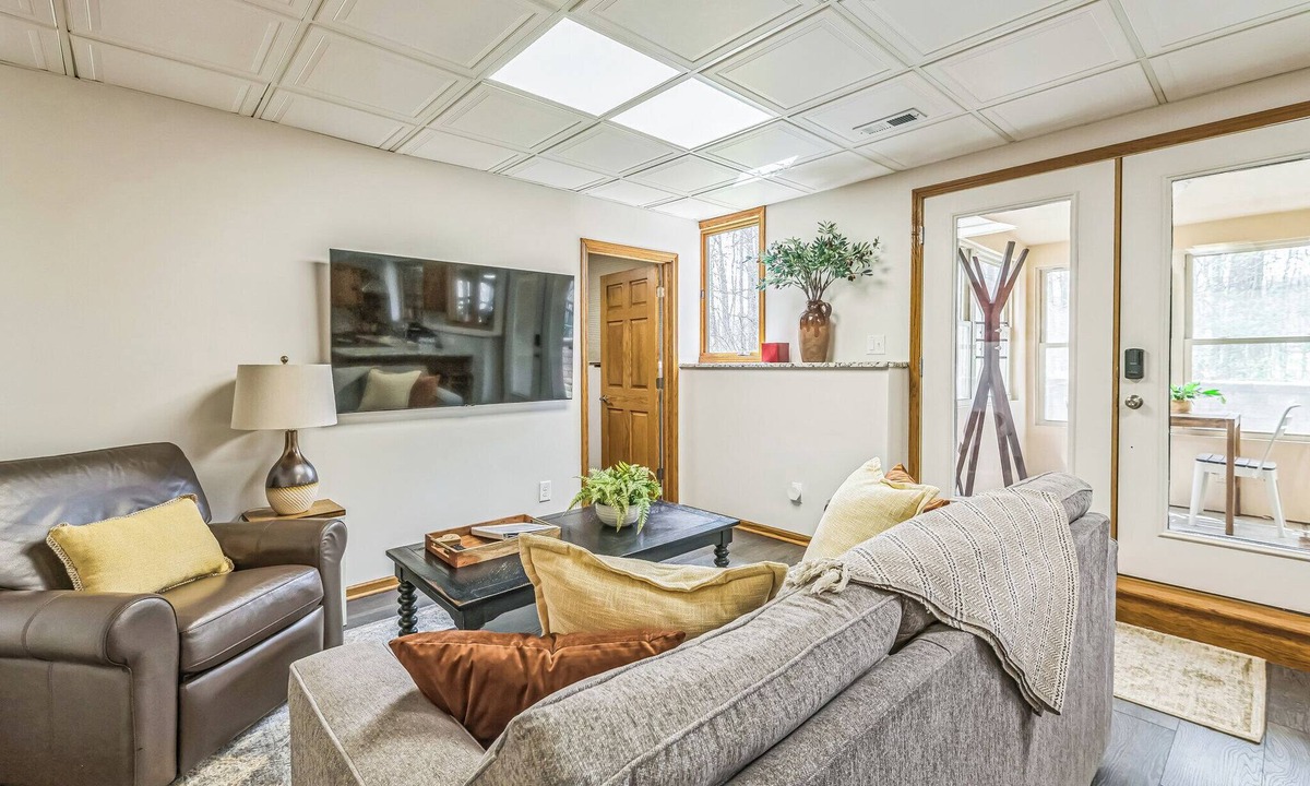Wheeler Apartment | Creekside Cozy 3BD Near Dunes or Corporate Stay
