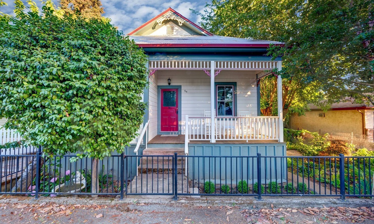 Sutter Creek House | Creekside Home in Historic Sutter Creek