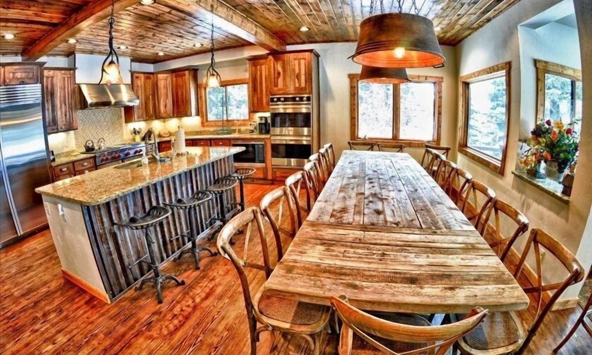 Winter Park House | Creekside Luxury Retreat 8BR Walk to Shops, Dining & Shuttle Sleeps 22