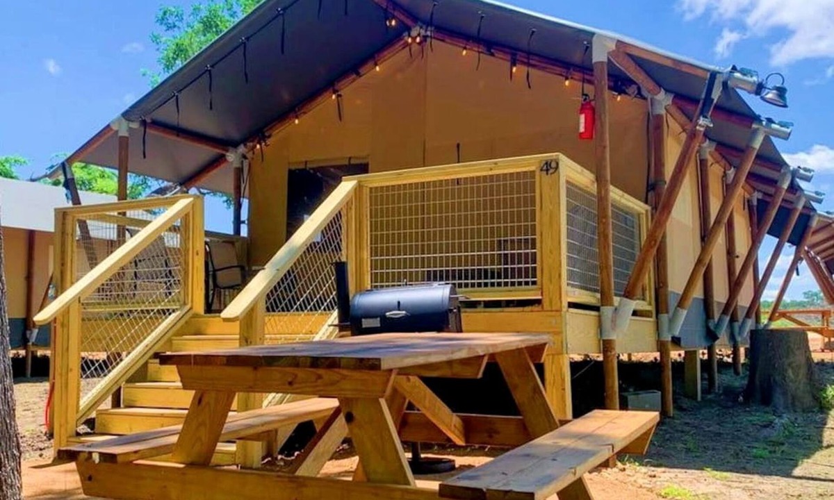 Fentress RV Rental | Creekside Texas Safari Tent Glamping for Nature Enthusiasts
