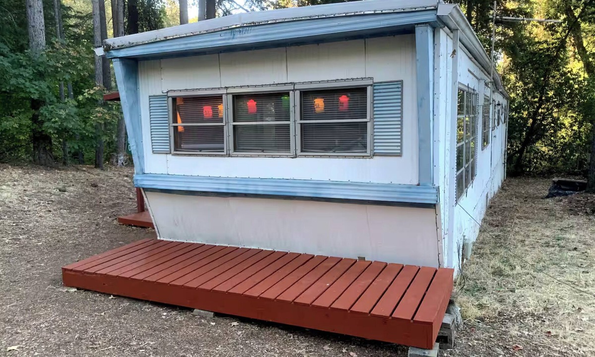 Big Bar House | Creekside Time Capsule