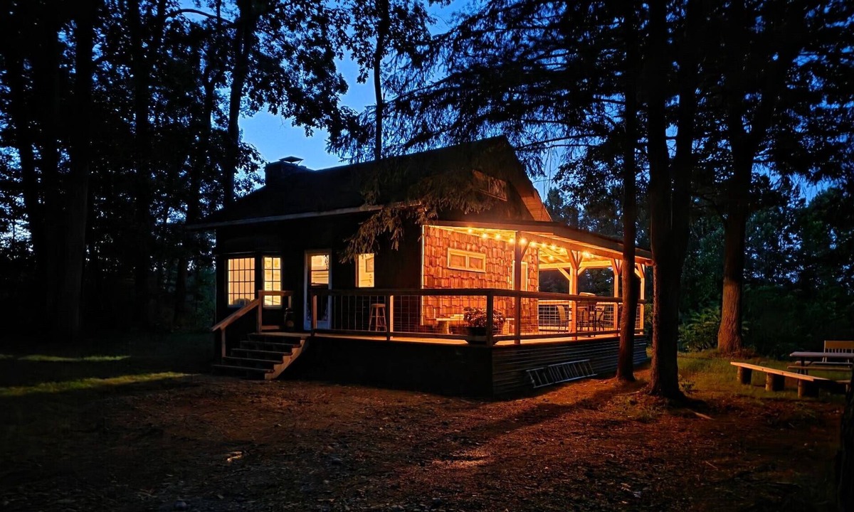 Angelica Cabin | Creekside View Cabin - Newly Remodeled