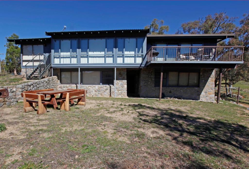 Jindabyne House | Creel Lodge