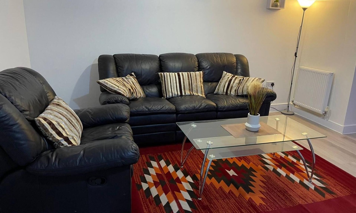 Chadwell Apartment | Crescent Apartment - Two bedroom