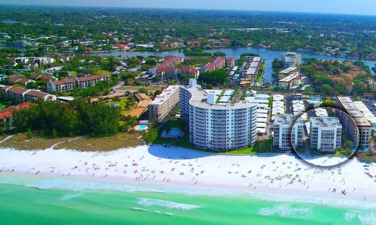 Siesta Key Condo | Crescent Beach - 2 Bedroom - Beachfront Condo Complex - Heated Pool