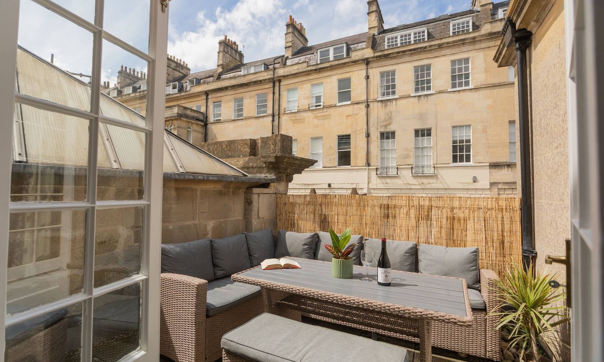 Upper Town Apartment | Crescent Mews