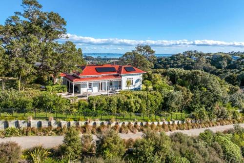 Ostend House | Crescent Villa - Stay Waiheke
