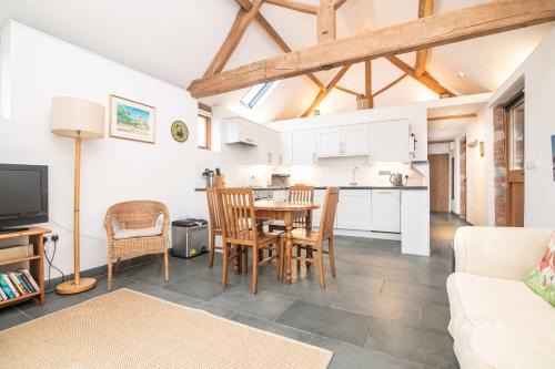 Uckington House | Cressida Barn