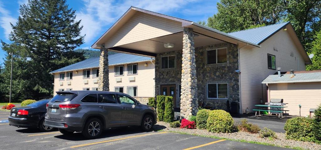 Packwood Hotel | Crest Trail Lodge