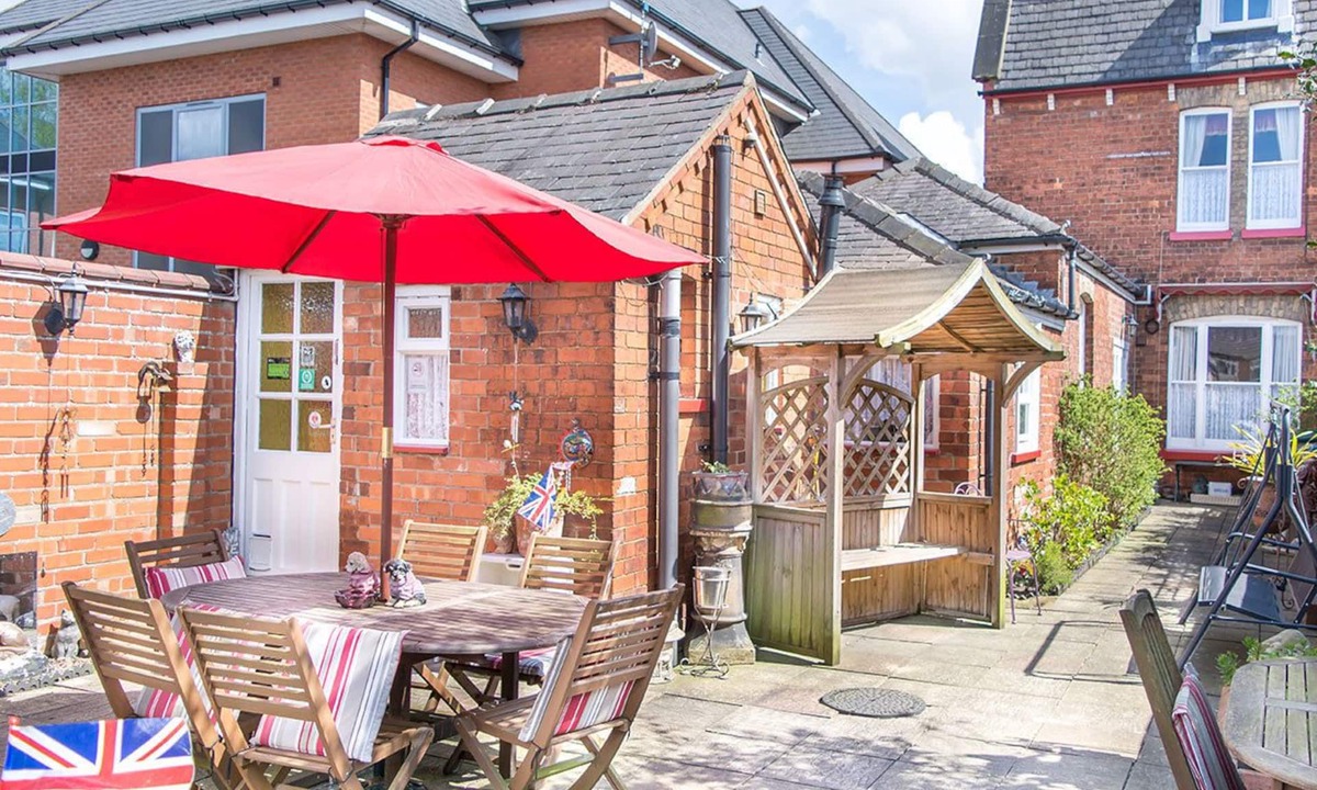 Lincoln House | Creston Villa Guest House