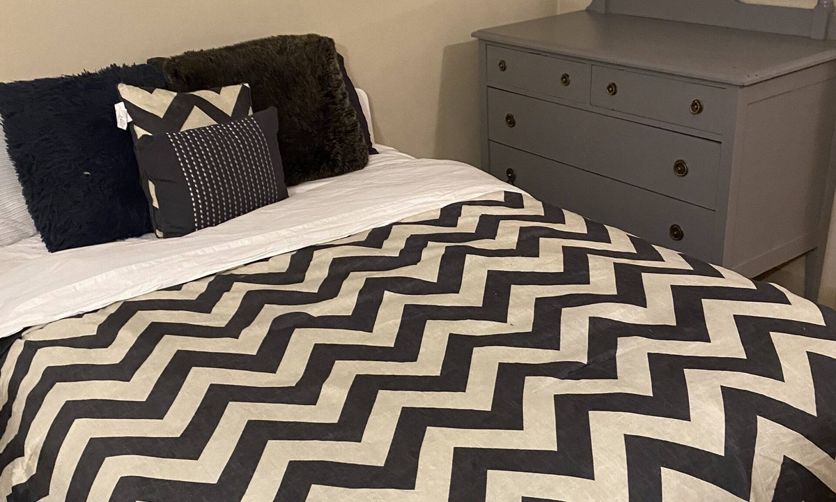 Thunder Bay House | Crew House Sleeps 8 With On Site Parking