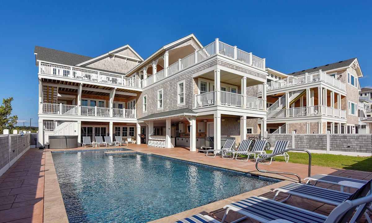 Pine Island House | Crew Quarters - 16BR Oceanfront with Elevator, Pool and More!