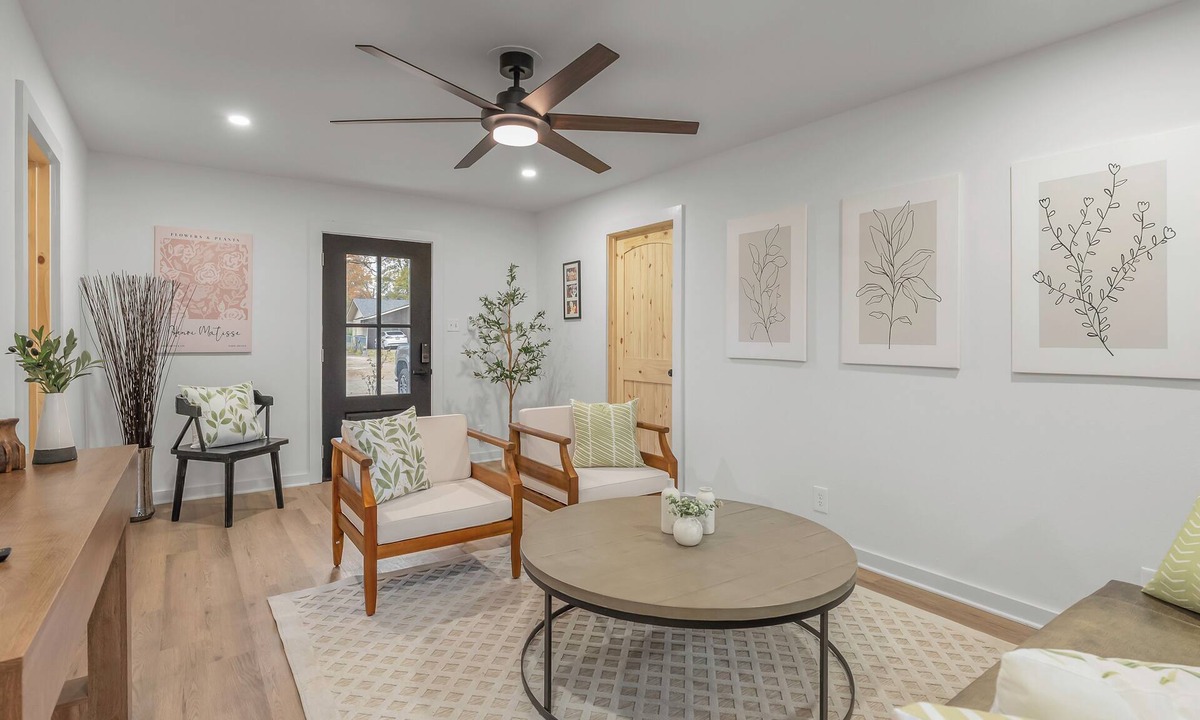 Shreveport House | Crew Quaters Sleeps 13