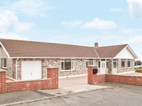 Fishguard House | Cri'r Wylan