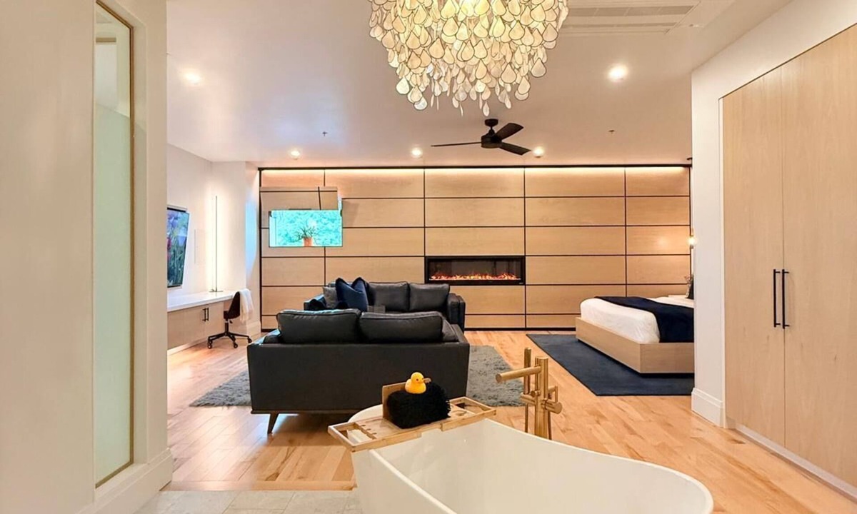 Prince Edward Hotel | Cribs on Main