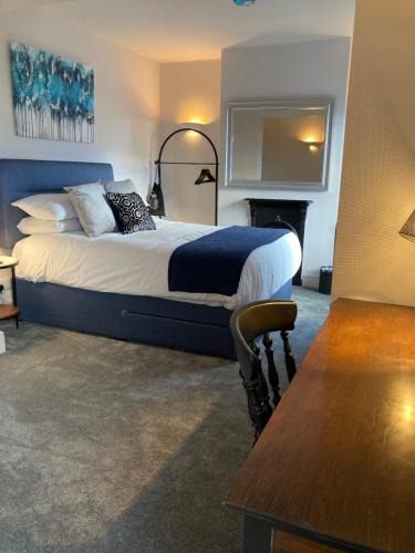Crick House | Crick Cottage Rooms