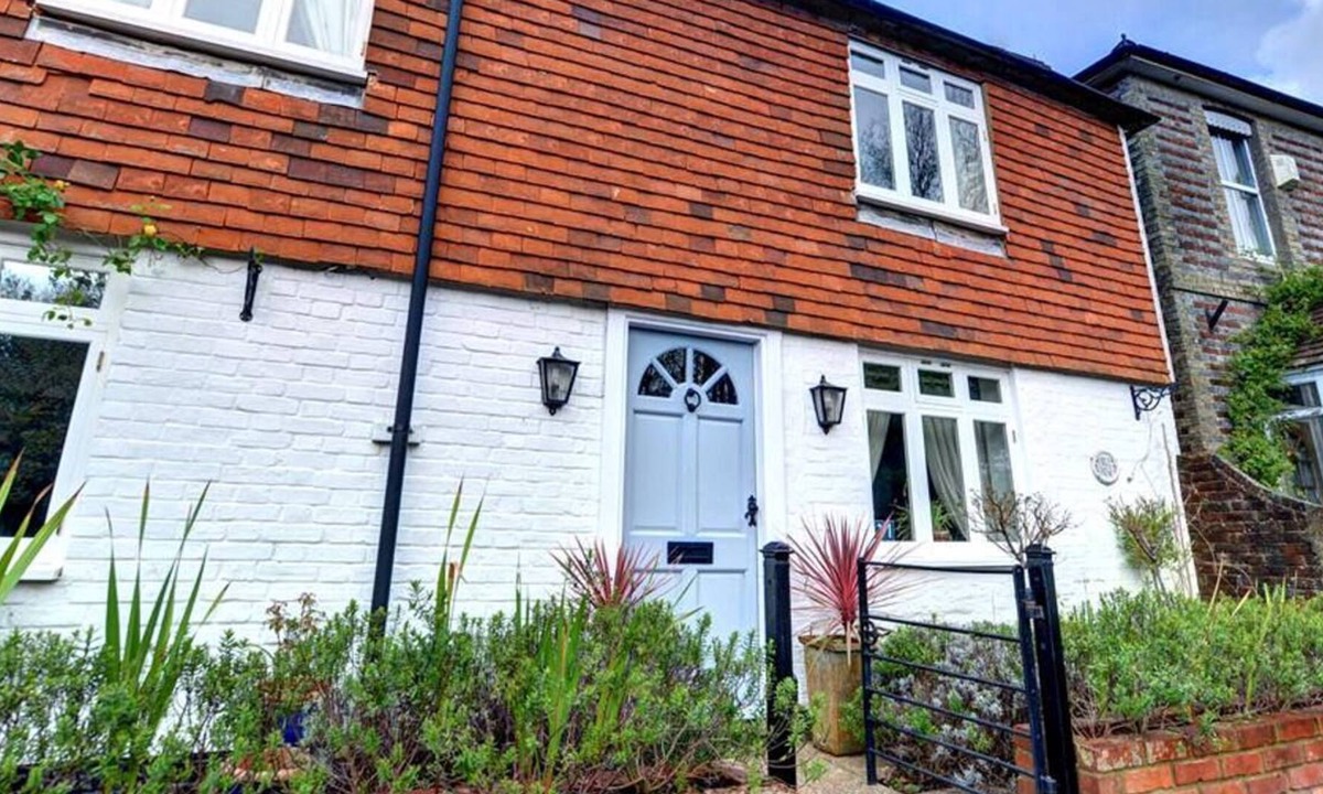 Robertsbridge House | Cricket Cottage in Robertsbridge