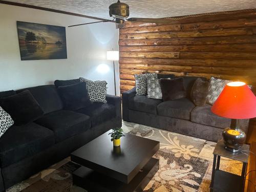 Marion Station House | Crisfield Cabin by Homelystay