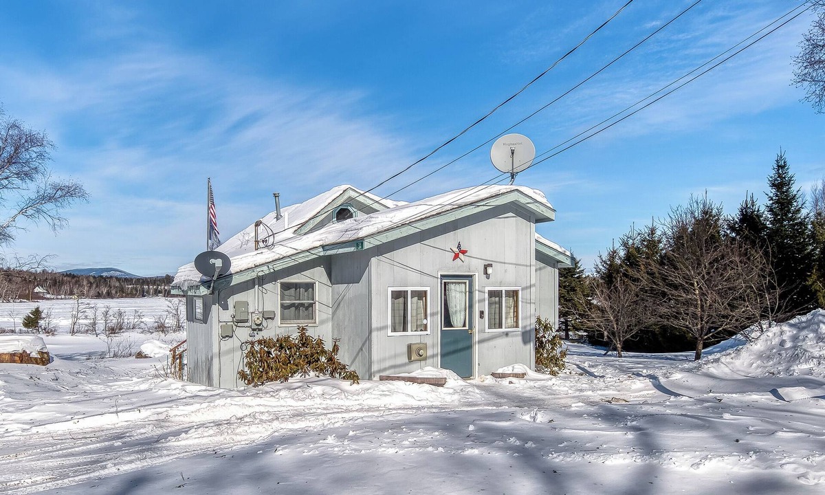 Rangeley Cottage | Crisp Cabin @ Haley Pond - downtown Rangeley