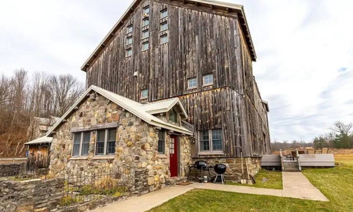 Ilion House | Cristman Barn & Events - 12k sqft barn Conversion - Sleeps 20