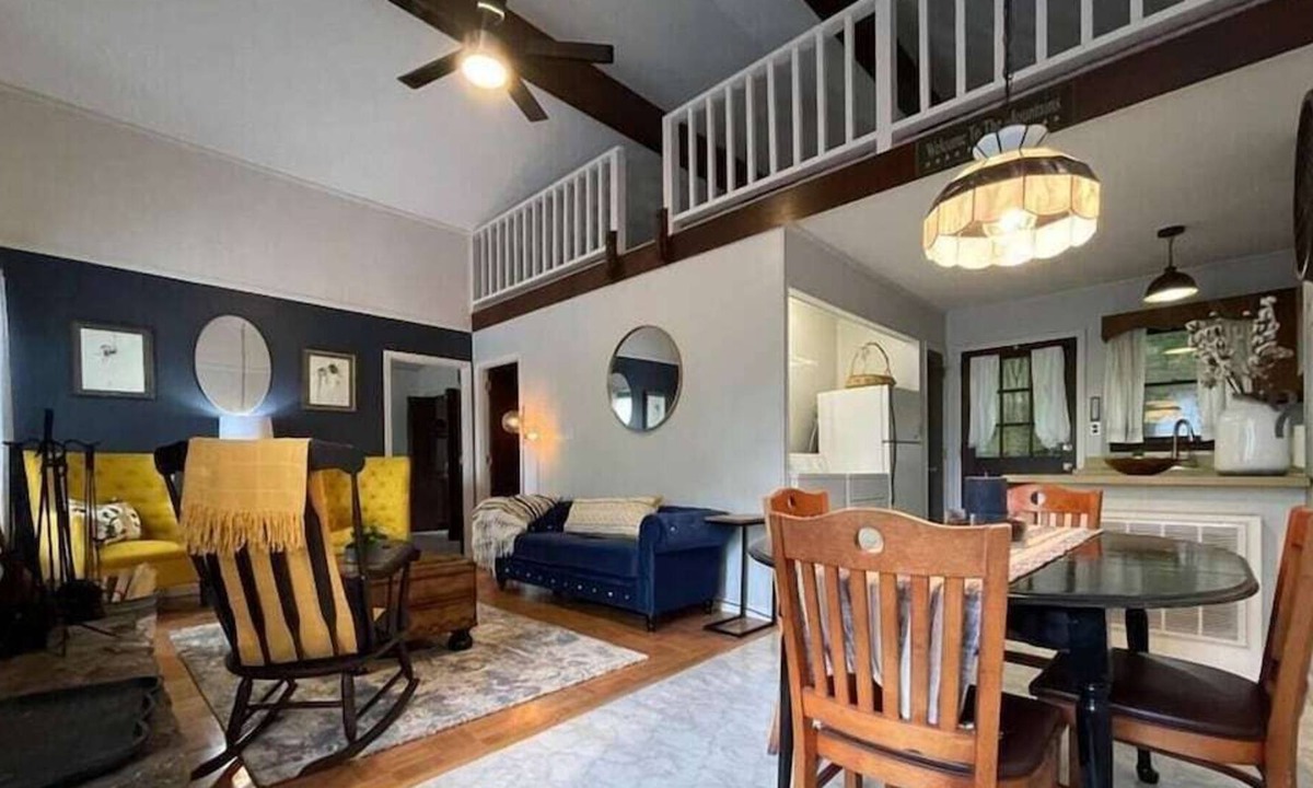 Elk Park Cabin | Crockett Beech House/Pet Friendly