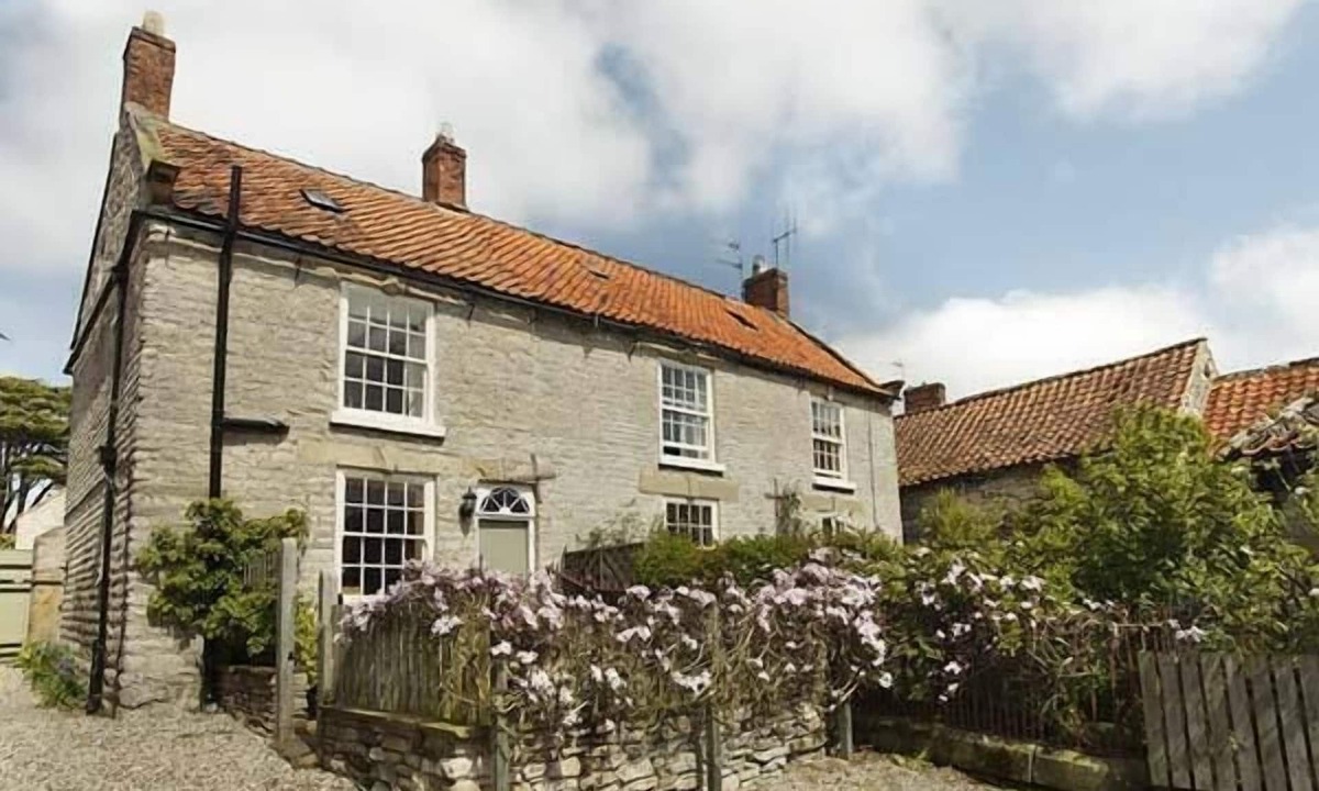 Wrelton Cottage | CROFT HEAD COTTAGE, family friendly, with open fire in Wrelton