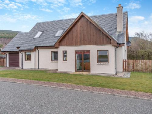 Aviemore House | Croftside House - S4401