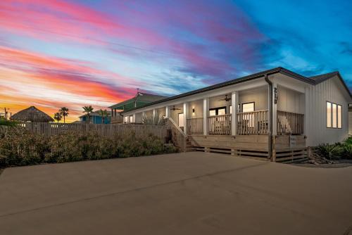 Port Aransas House | Crooked Cabin