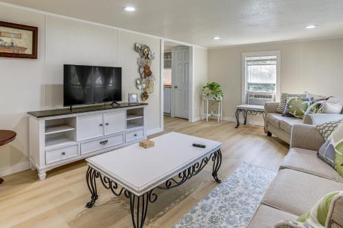 Crosby House | 'Crosby Huffman Hideaway' Serene Escape w/Yard