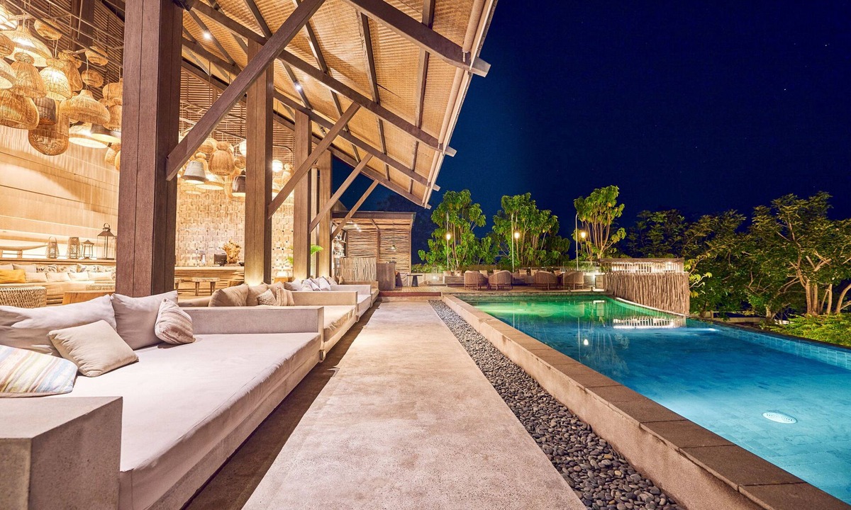 Jimbaran Hotel | Cross Bali Breakers