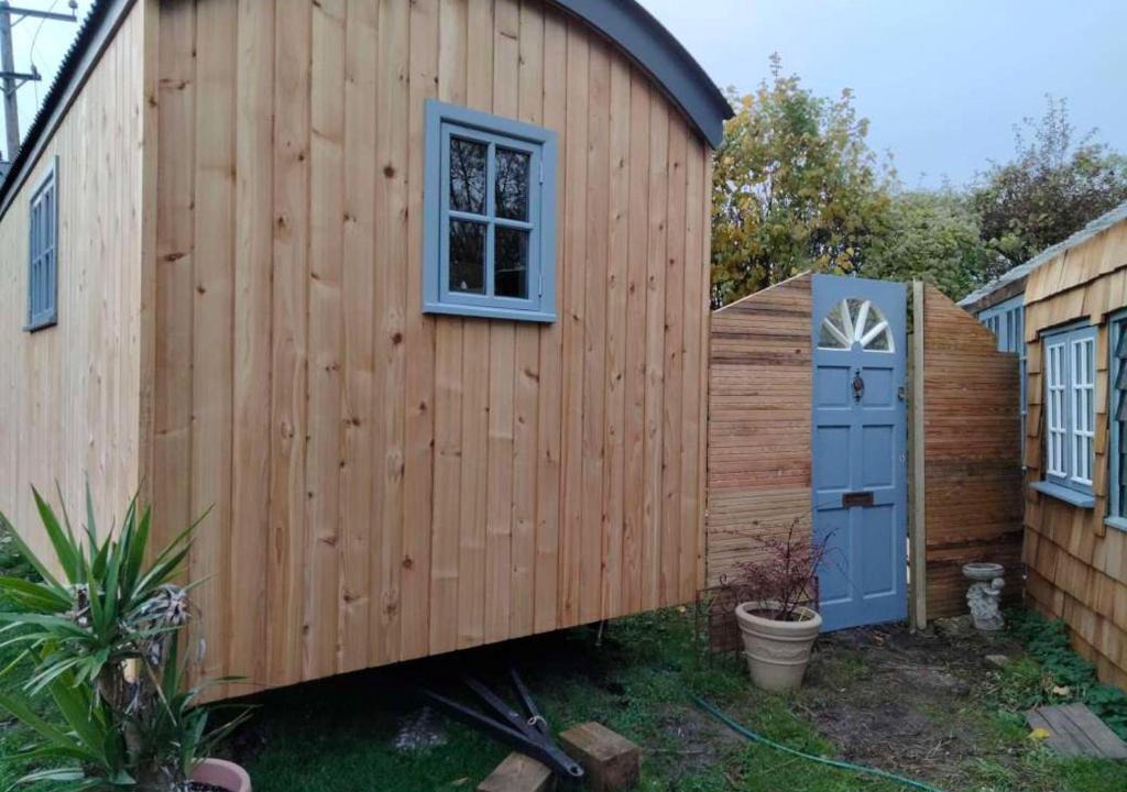 Radnage House | Cross Lane Farm Shepherds Hut 2 night minimum Chiltern Hills