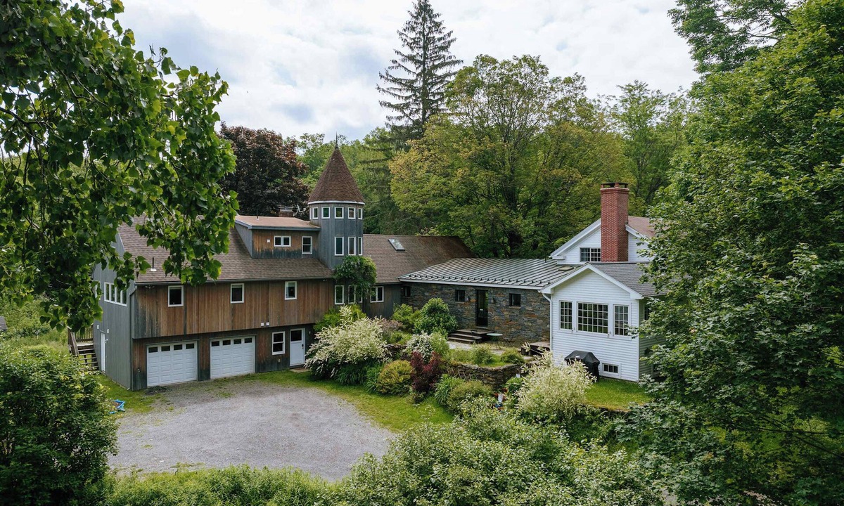West Stockbridge House | Crossbridge: Vintage Charm + Unique Character.