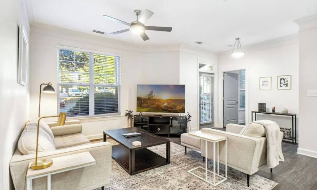 Cary Apartment | Crossroads 1BR With All Hardwood