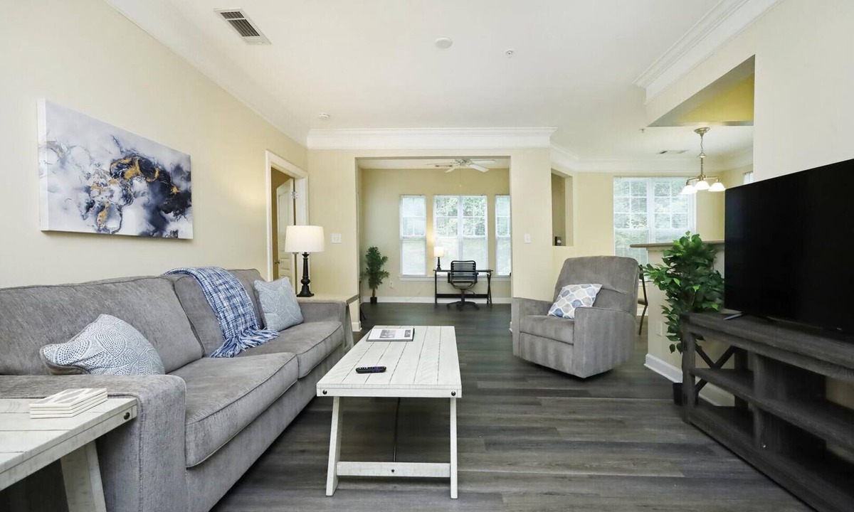 Southwest Raleigh Apartment | Crossroads 2BR with Sunroom